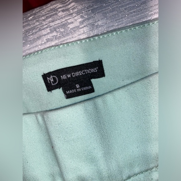 New Directions Green Pants - Picture 2 of 5